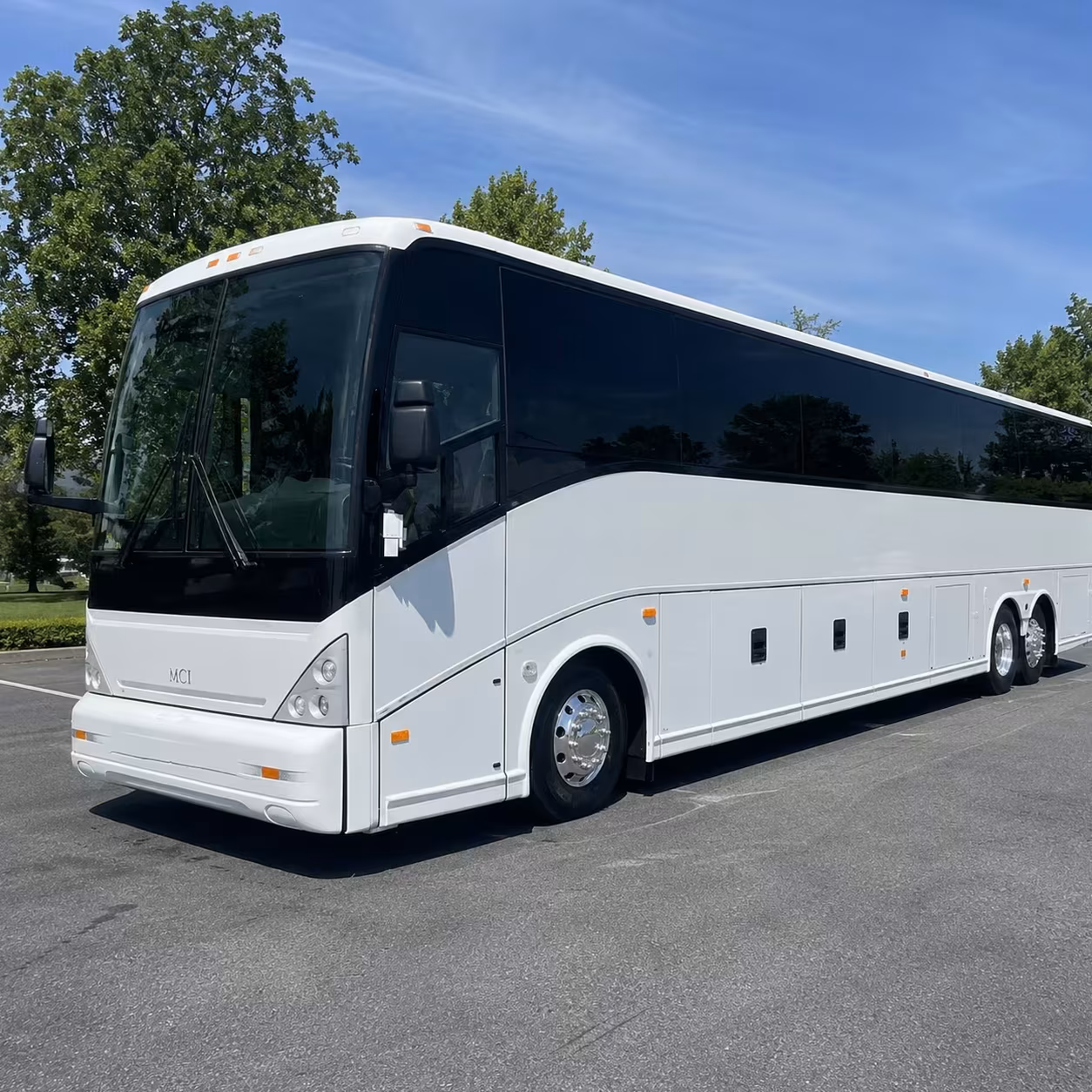 santa cruz airport bus rentals for red eyes and multi stop pickups
