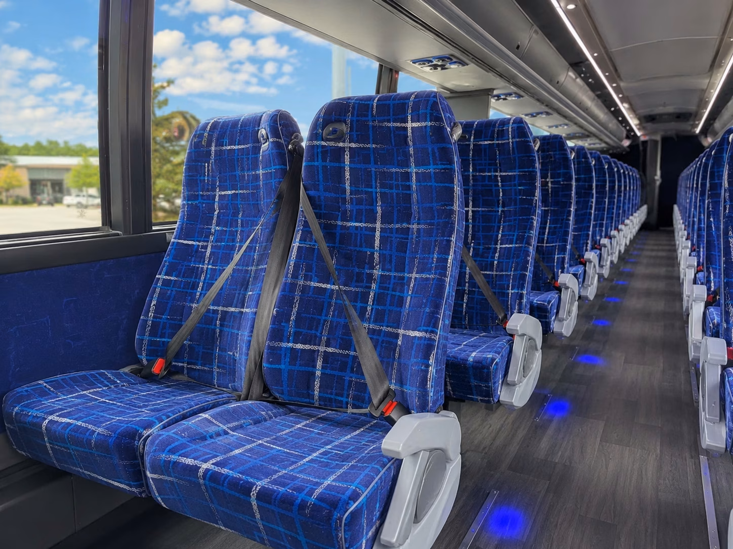 santa cruz charter buses for the highway 17 airport run