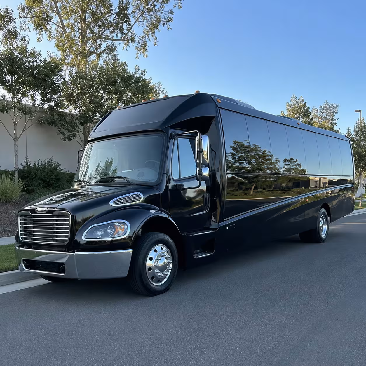 santa cruz warriors game minibus rentals at kaiser permanente arena